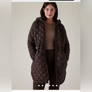 Athleta whisper featherless puffer Parker. BRAND NEW WITH TAGS ATTACHED.